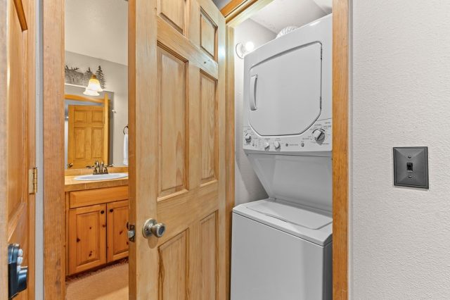 405 Four Oclock Road F photo 34