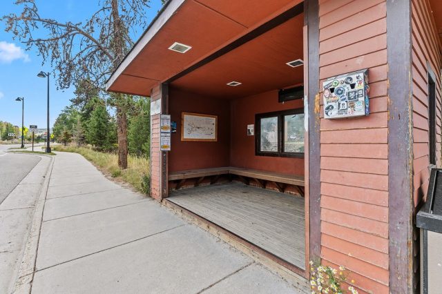 405 Four Oclock Road F photo 40