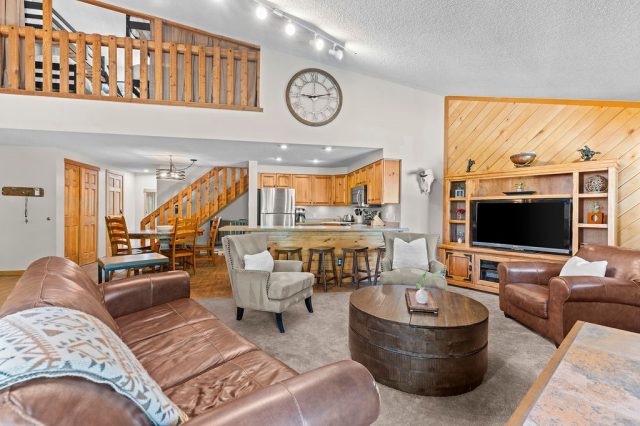 405 Four Oclock Road F photo 5