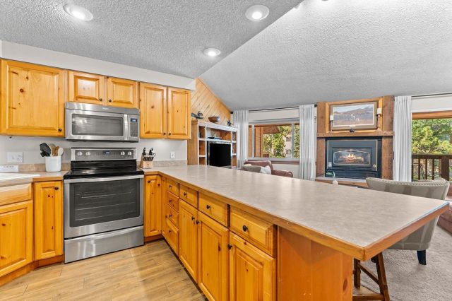405 Four Oclock Road F photo 6