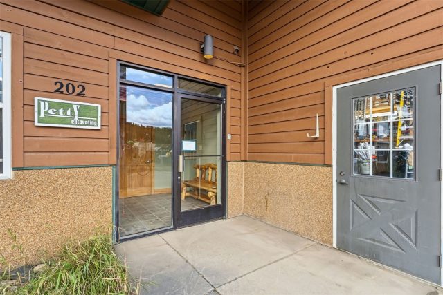 259 Continental Court 202 photo 25