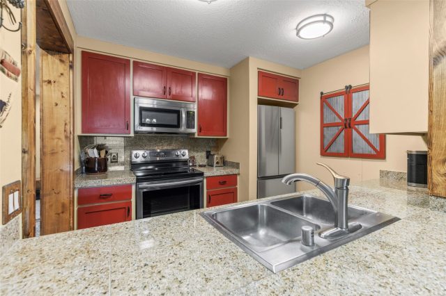 21680 Us Highway 6 2069 photo 5