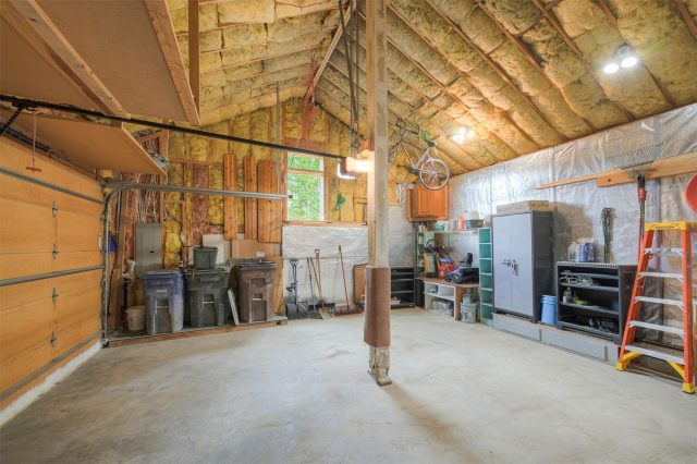 712 High Point Drive photo 36