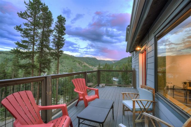 712 High Point Drive photo 3