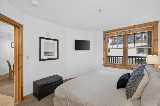 100 Dercum Square 8388 photo 8