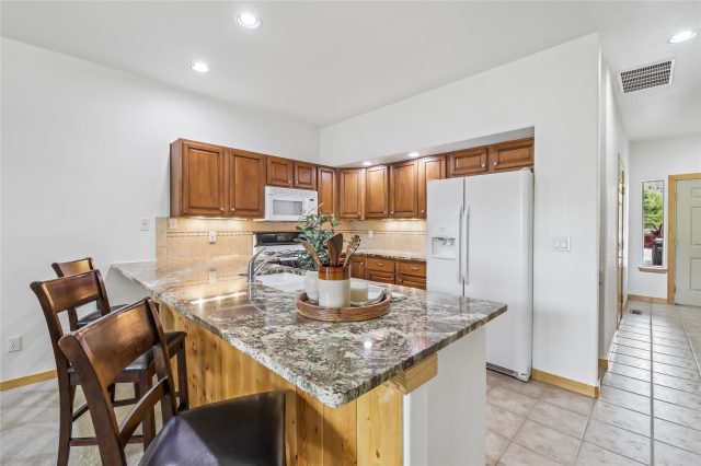 348 Kestrel Lane 348 photo 3