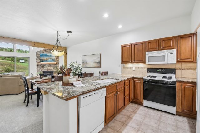 348 Kestrel Lane 348 photo 4