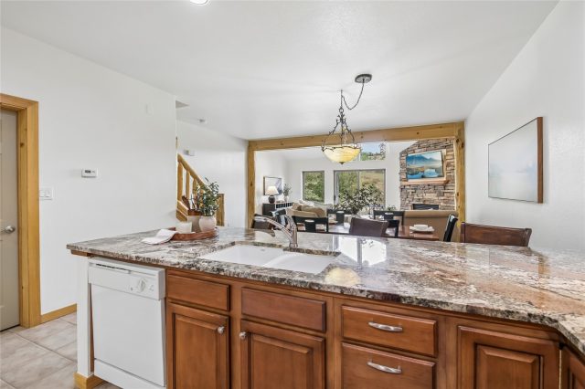 348 Kestrel Lane 348 photo 5