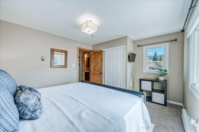 76 Cove Boulevard E12 photo 20