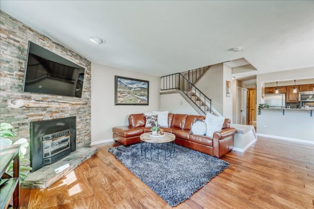 76 Cove Boulevard E12 photo 2