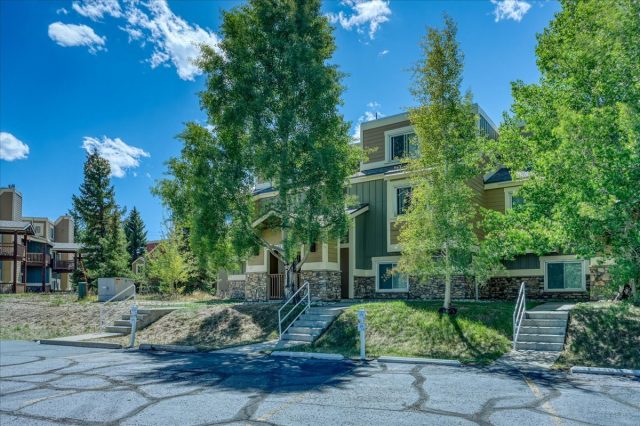 76 Cove Boulevard E12 photo 30
