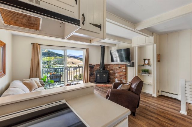 340 E La Bonte Street 33 photo 11