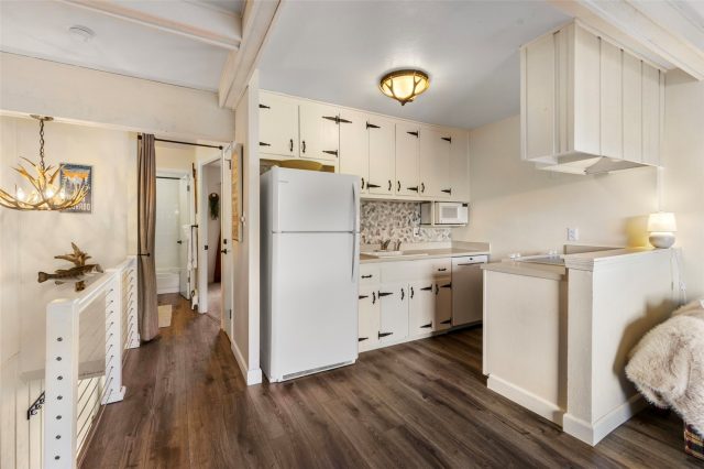 340 E La Bonte Street 33 photo 19