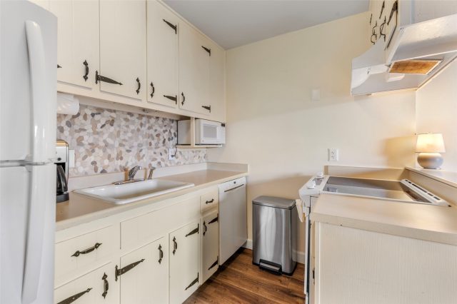 340 E La Bonte Street 33 photo 20