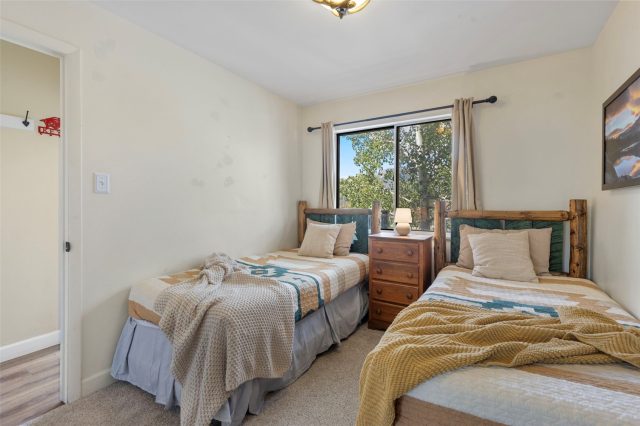 340 E La Bonte Street 33 photo 34