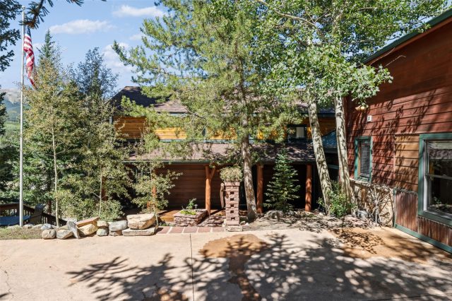 231 Fairview Boulevard photo 32