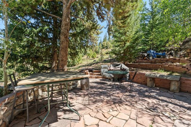 231 Fairview Boulevard photo 35