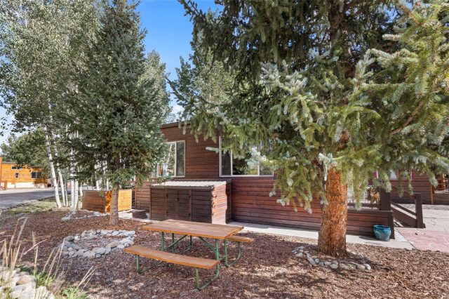 85 Revett Drive 101 photo 35