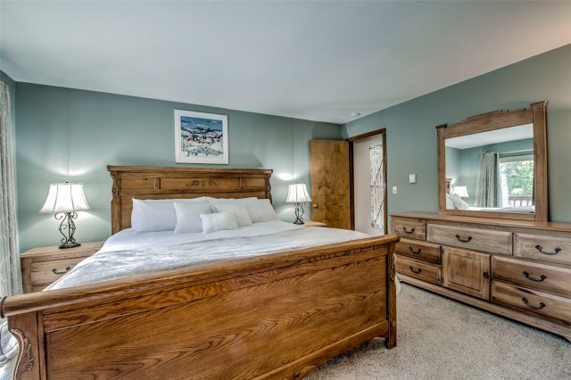 405 Four Oclock Road B photo 16