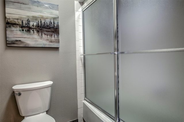 405 Four Oclock Road B photo 18