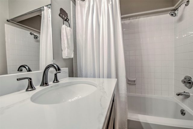 405 Four Oclock Road B photo 23