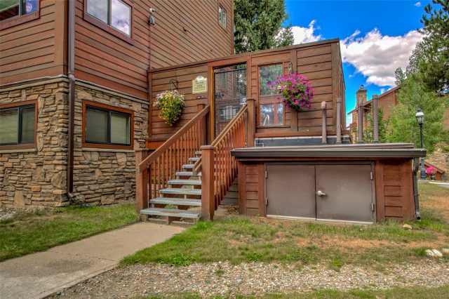 405 Four Oclock Road B photo 37