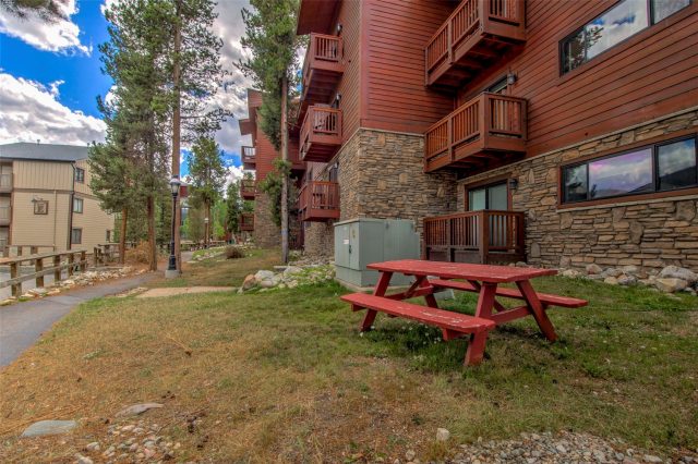 405 Four Oclock Road B photo 38