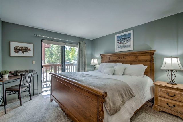 405 Four Oclock Road B photo 3
