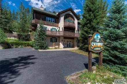 Home in Skiway Lodge Condo, Breckenridge — photo 1 Home in Skiway Lodge Condo, Breckenridge, CO — photo 1 (MLS S361112)