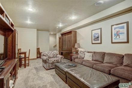 213 Frisco St photo 7