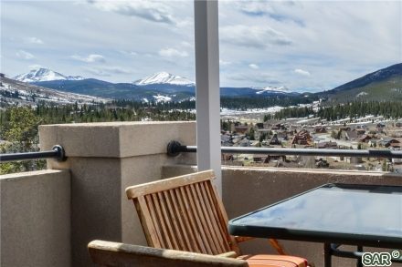 685 Idlewild Dr photo 2