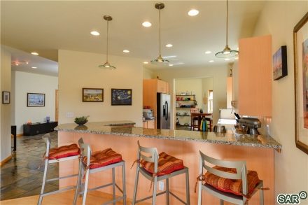 685 Idlewild Dr photo 3