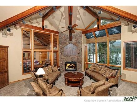224 Tarnwood Drive photo 3