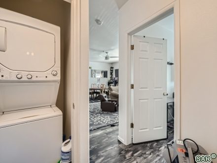 554 Brian Ave photo 8