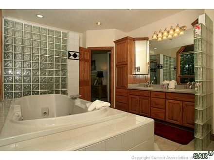 1495 Forest Hills Dr photo 12