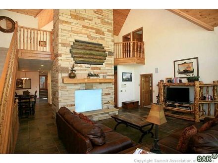1495 Forest Hills Dr photo 2