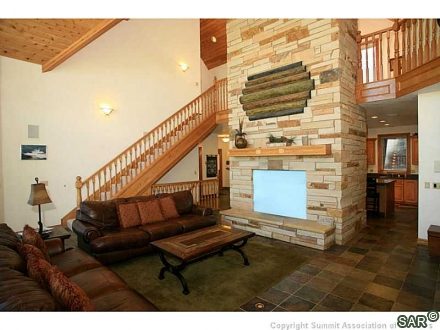 1495 Forest Hills Dr photo 3