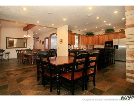 1495 Forest Hills Dr photo 4