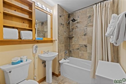 150 Dercum Square 8501 photo 19