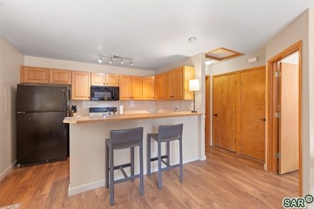 302 Village Point Dr photo 7