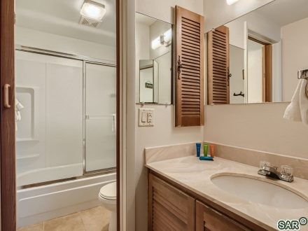 401 W La Bonte St photo 17