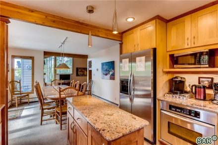 48 Gold King Way photo 2