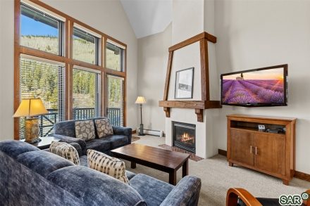 Condo in Cirque Condo, Copper Mountain — photo 2 Condo in Cirque Condo, Copper Mountain, CO — photo 2 (MLS S372590)