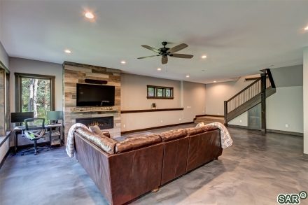 376 Black Hawk Cir photo 25