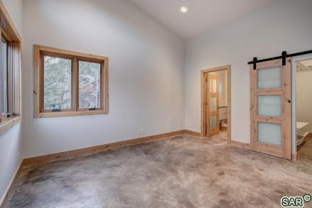 212 Forest Dr photo 17