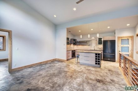212 Forest Dr photo 9