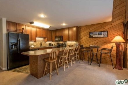 Condo in Snowbridge Square Condo, Copper Mountain — photo 4 Condo in Snowbridge Square Condo, Copper Mountain, CO — photo 4 (MLS S373315)