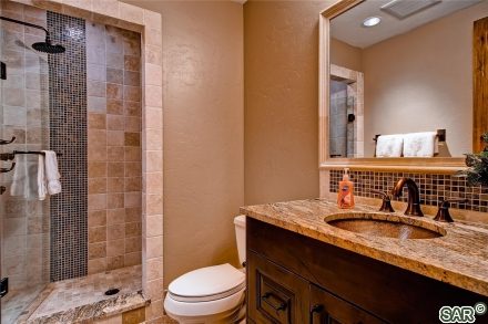 560 Beeler Pl photo 20