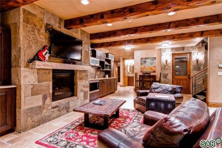 560 Beeler Pl photo 22