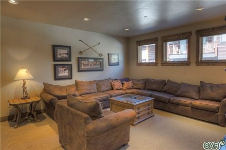 962 Beeler Pl photo 8